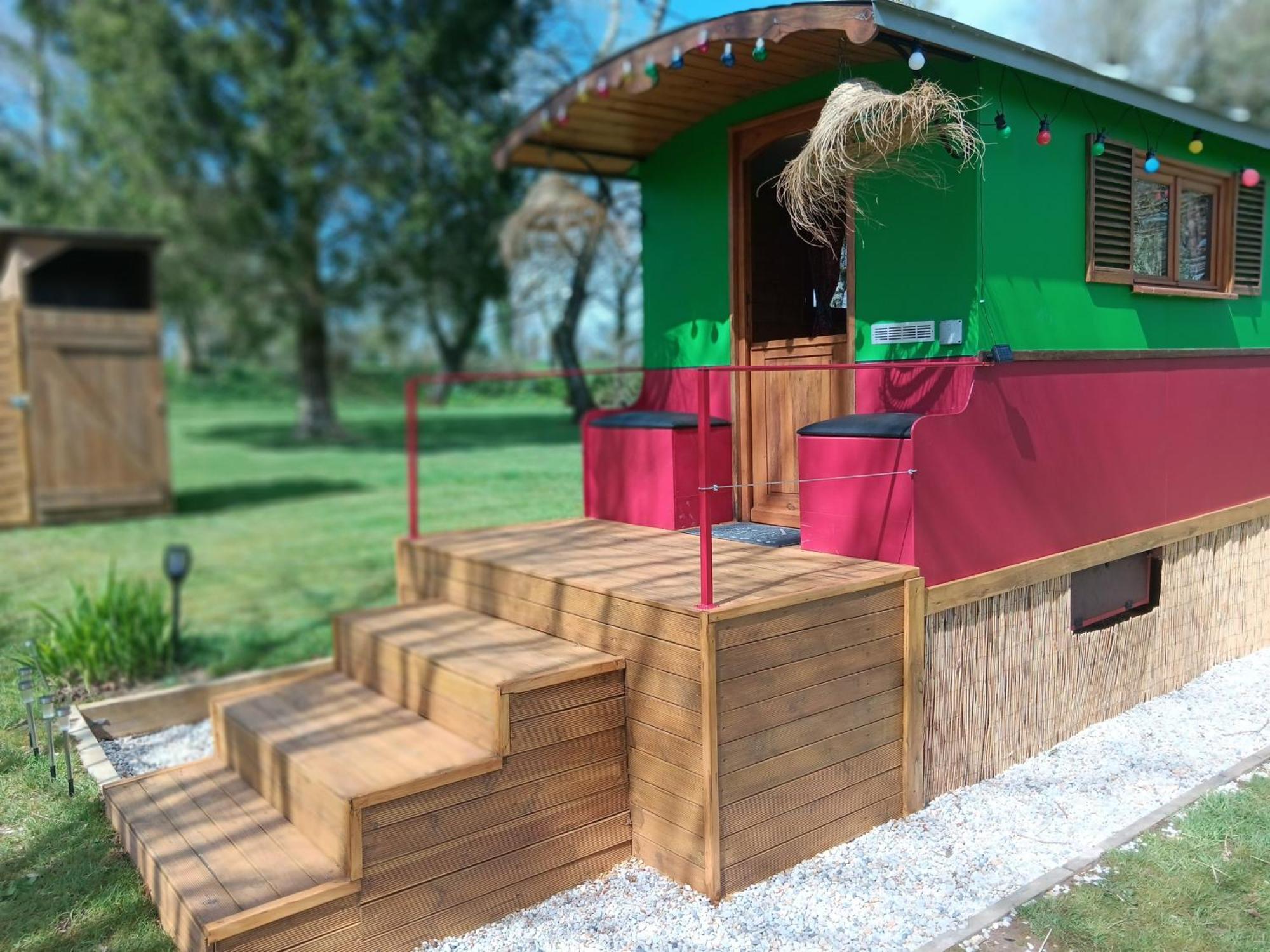 Le Val Daniniere B&B Adult Only Le Mesnil-Garnier Εξωτερικό φωτογραφία